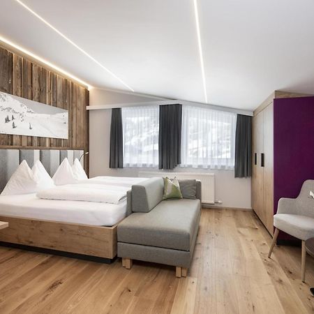 Austria Alpinhotel Ski In Ski Out An Der Edelweissbahn Obertauern Kültér fotó