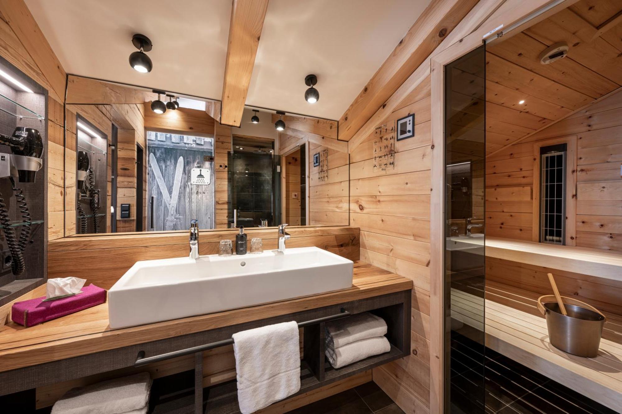 Austria Alpinhotel Ski In Ski Out An Der Edelweissbahn Obertauern Kültér fotó
